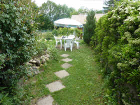 Maison - TURRIERS - Villa de plain pied dans un cadre de verdure.